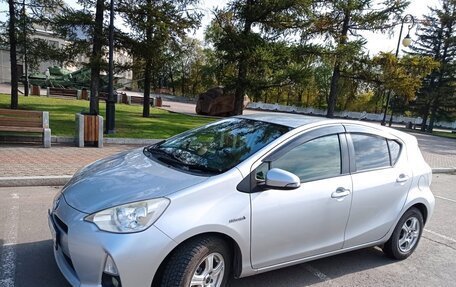 Toyota Aqua I, 2012 год, 850 000 рублей, 3 фотография