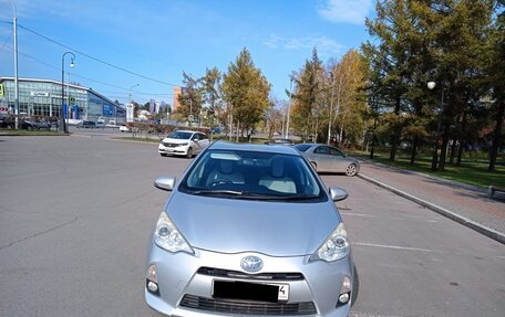 Toyota Aqua I, 2012 год, 850 000 рублей, 2 фотография