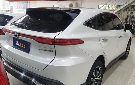 Toyota Harrier, 2022 год, 2 950 000 рублей, 4 фотография