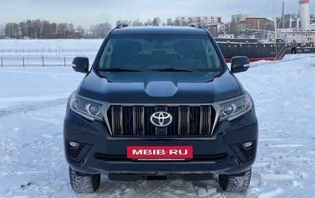 Toyota Land Cruiser Prado 150 рестайлинг 2, 2021 год, 8 200 000 рублей, 4 фотография