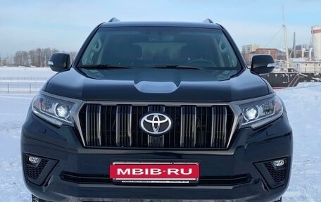 Toyota Land Cruiser Prado 150 рестайлинг 2, 2021 год, 8 200 000 рублей, 22 фотография