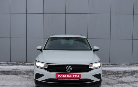 Volkswagen Tiguan II, 2021 год, 2 680 000 рублей, 7 фотография