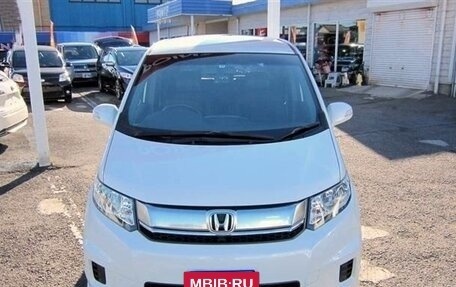 Honda Freed I, 2016 год, 940 000 рублей, 2 фотография