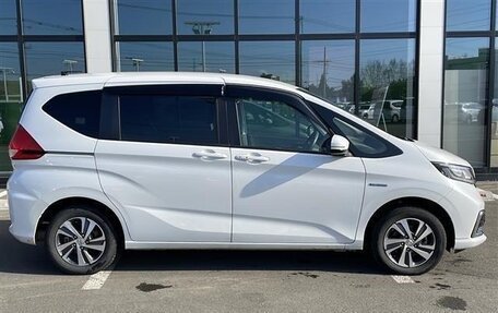 Honda Freed II, 2021 год, 1 650 000 рублей, 2 фотография