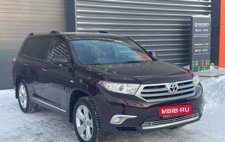 Toyota Highlander III, 2013 год, 2 800 000 рублей, 3 фотография