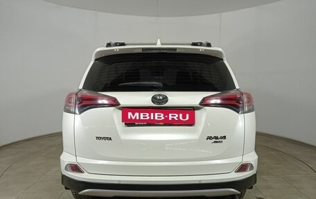 Toyota RAV4, 2015 год, 2 280 000 рублей, 6 фотография