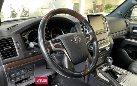 Toyota Land Cruiser 200, 2019 год, 8 247 000 рублей, 15 фотография