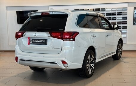 Mitsubishi Outlander III рестайлинг 3, 2022 год, 4 250 000 рублей, 9 фотография