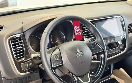 Mitsubishi Outlander III рестайлинг 3, 2022 год, 4 250 000 рублей, 33 фотография