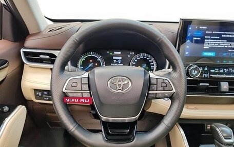 Toyota Highlander, 2022 год, 4 650 000 рублей, 13 фотография