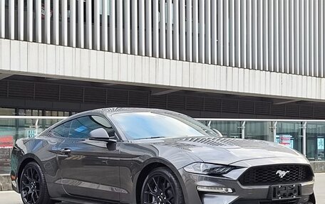 Ford Mustang VI рестайлинг, 2021 год, 2 950 000 рублей, 3 фотография