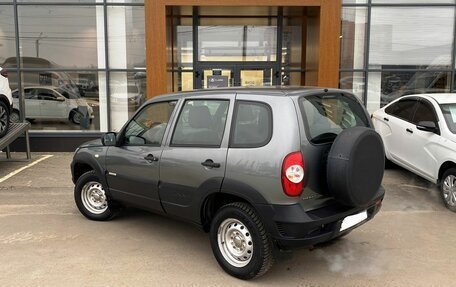 Chevrolet Niva I рестайлинг, 2017 год, 819 000 рублей, 7 фотография