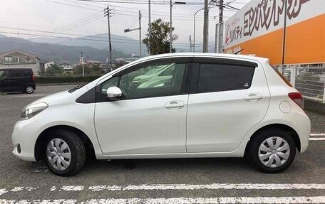 Toyota Vitz, 2014 год, 645 000 рублей, 6 фотография