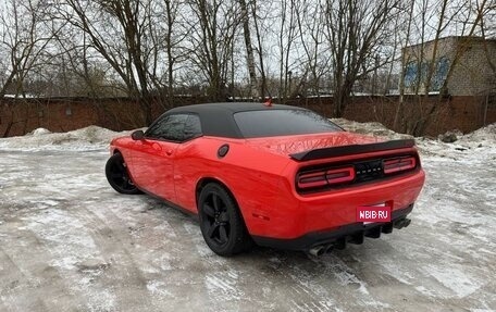 Dodge Challenger III рестайлинг 2, 2017 год, 6 500 000 рублей, 7 фотография