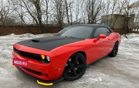 Dodge Challenger III рестайлинг 2, 2017 год, 6 500 000 рублей, 5 фотография