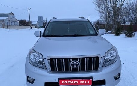 Toyota Land Cruiser Prado 150 рестайлинг 2, 2012 год, 3 150 000 рублей, 2 фотография