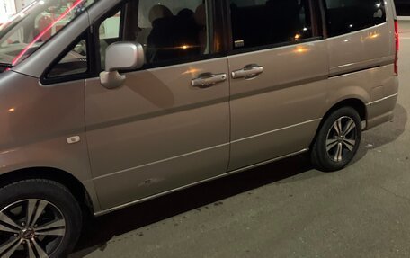 Nissan Serena II, 2004 год, 730 000 рублей, 3 фотография