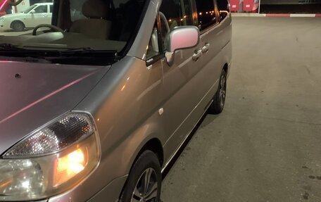 Nissan Serena II, 2004 год, 730 000 рублей, 2 фотография