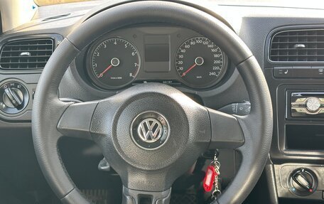 Volkswagen Polo VI (EU Market), 2011 год, 865 000 рублей, 3 фотография