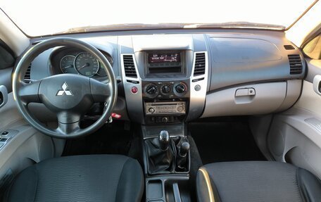 Mitsubishi Pajero Sport II рестайлинг, 2011 год, 1 594 995 рублей, 16 фотография