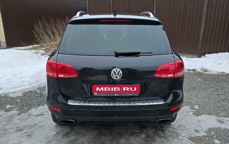 Volkswagen Touareg III, 2011 год, 2 600 000 рублей, 4 фотография