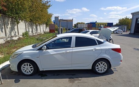 Hyundai Solaris II рестайлинг, 2013 год, 935 000 рублей, 2 фотография