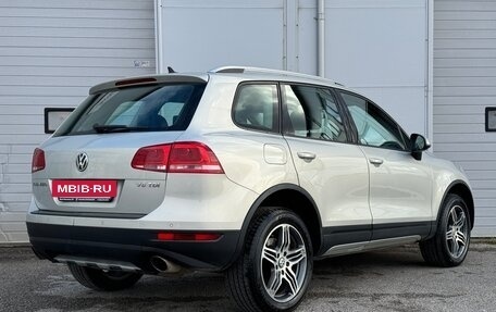 Volkswagen Touareg III, 2011 год, 1 990 000 рублей, 5 фотография