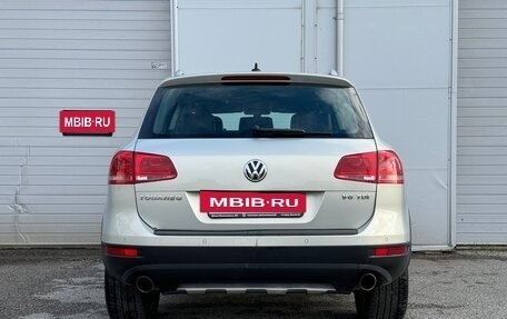 Volkswagen Touareg III, 2011 год, 1 990 000 рублей, 6 фотография