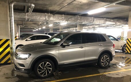 Volkswagen Tiguan II, 2018 год, 2 210 000 рублей, 3 фотография