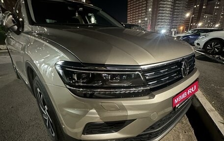 Volkswagen Tiguan II, 2018 год, 2 600 000 рублей, 2 фотография