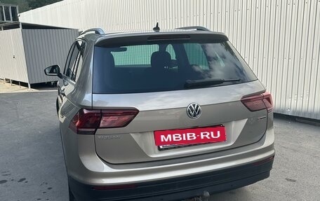 Volkswagen Tiguan II, 2018 год, 2 600 000 рублей, 3 фотография