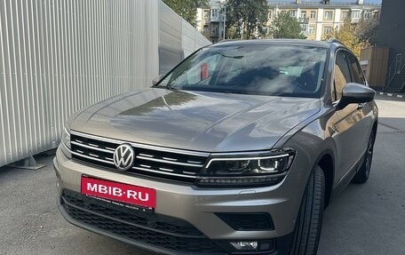 Volkswagen Tiguan II, 2018 год, 2 600 000 рублей, 4 фотография