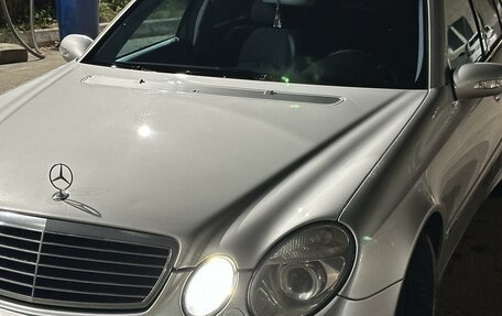 Mercedes-Benz E-Класс, 2004 год, 1 190 000 рублей, 3 фотография