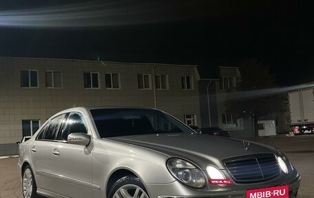 Mercedes-Benz E-Класс, 2004 год, 1 190 000 рублей, 10 фотография