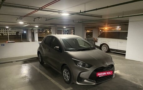 Toyota Yaris, 2020 год, 1 450 000 рублей, 3 фотография