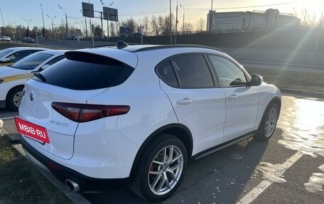 Alfa Romeo Stelvio, 2017 год, 2 690 000 рублей, 3 фотография