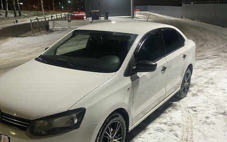 Volkswagen Polo VI (EU Market), 2013 год, 700 000 рублей, 4 фотография