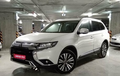 Mitsubishi Outlander III рестайлинг 3, 2019 год, 2 199 000 рублей, 1 фотография