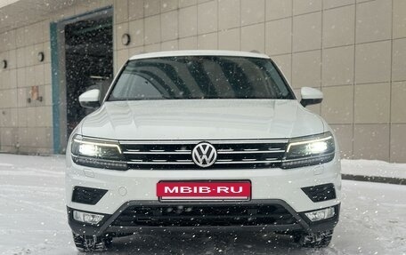 Volkswagen Tiguan II, 2016 год, 2 750 000 рублей, 2 фотография