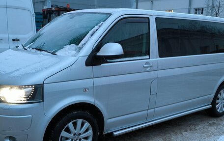 Volkswagen Multivan T5, 2013 год, 2 600 000 рублей, 2 фотография