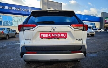 Toyota RAV4, 2023 год, 4 300 000 рублей, 6 фотография