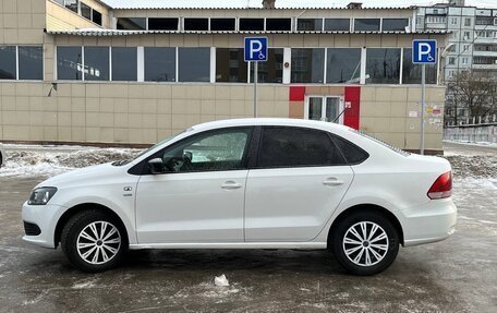 Volkswagen Polo VI (EU Market), 2013 год, 700 000 рублей, 4 фотография