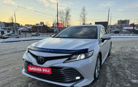 Toyota Camry, 2018 год, 2 650 000 рублей, 3 фотография