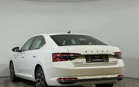 Skoda Superb III рестайлинг, 2024 год, 4 800 000 рублей, 5 фотография