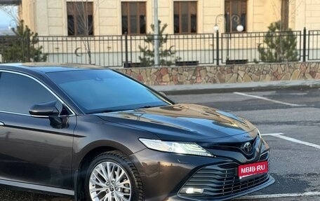 Toyota Camry, 2021 год, 3 185 000 рублей, 1 фотография