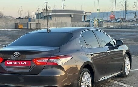 Toyota Camry, 2021 год, 3 185 000 рублей, 6 фотография