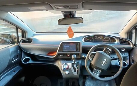 Toyota Sienta II, 2019 год, 1 750 000 рублей, 14 фотография