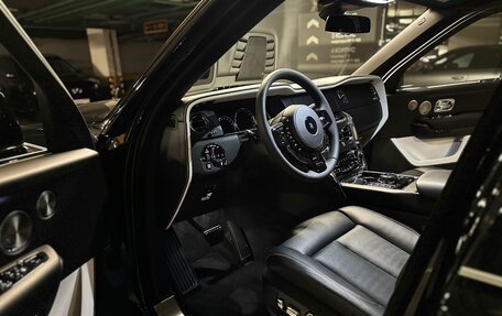 Rolls-Royce Cullinan, 2020 год, 46 000 000 рублей, 5 фотография