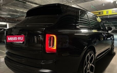 Rolls-Royce Cullinan, 2020 год, 46 000 000 рублей, 2 фотография