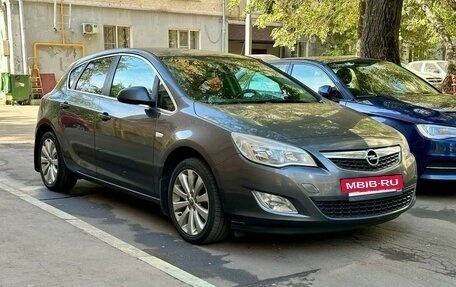 Opel Astra J, 2012 год, 910 000 рублей, 2 фотография